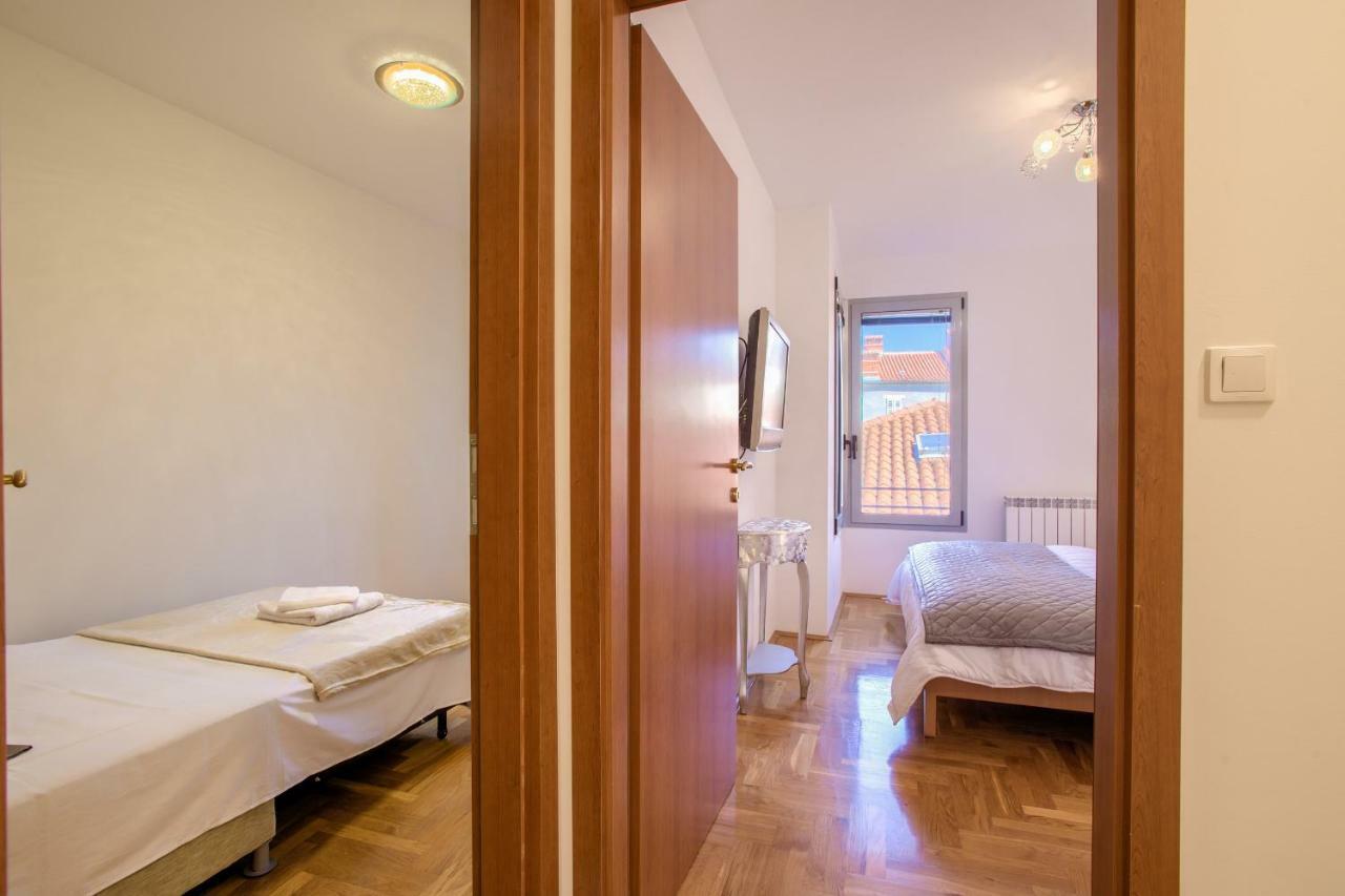 Apartment San Rocco Center Pula Exterior foto